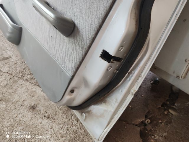 bontott SUZUKI SWIFT II Jobb első Ajtó (Részeivel)