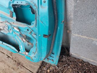 bontott SUZUKI SWIFT II Jobb első Ajtó (Részeivel)