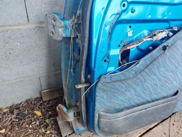 bontott SUZUKI SWIFT II Jobb első Ajtó (Részeivel)