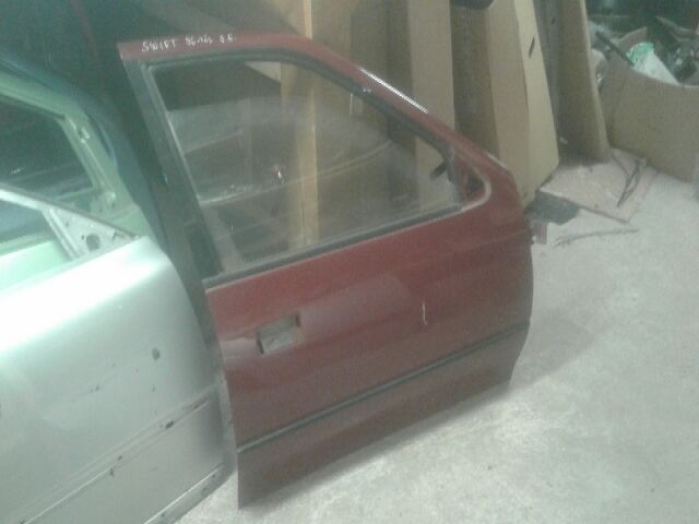 bontott SUZUKI SWIFT II Jobb első Ajtó (Részeivel)