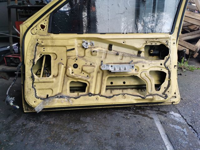 bontott SUZUKI SWIFT II Jobb első Ajtó (Részeivel)