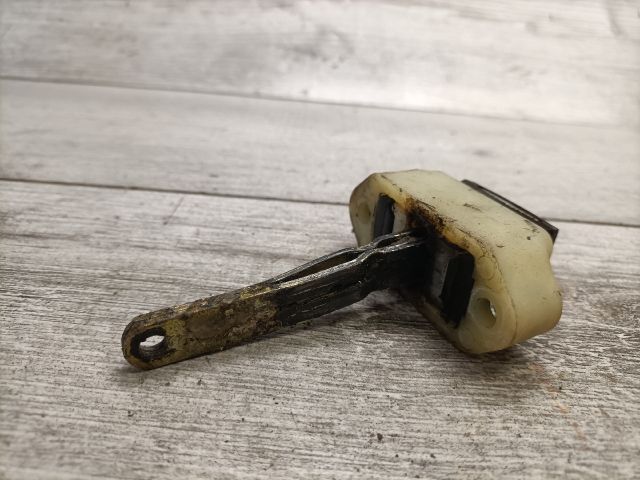 bontott SUZUKI SWIFT II Jobb első Ajtóhatároló