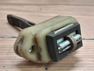 bontott SUZUKI SWIFT II Jobb első Ajtóhatároló