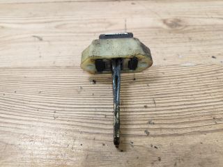 bontott SUZUKI SWIFT II Jobb első Ajtóhatároló