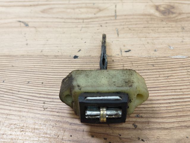 bontott SUZUKI SWIFT II Jobb első Ajtóhatároló