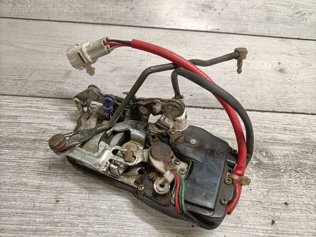 bontott SUZUKI SWIFT II Jobb első Ajtózár