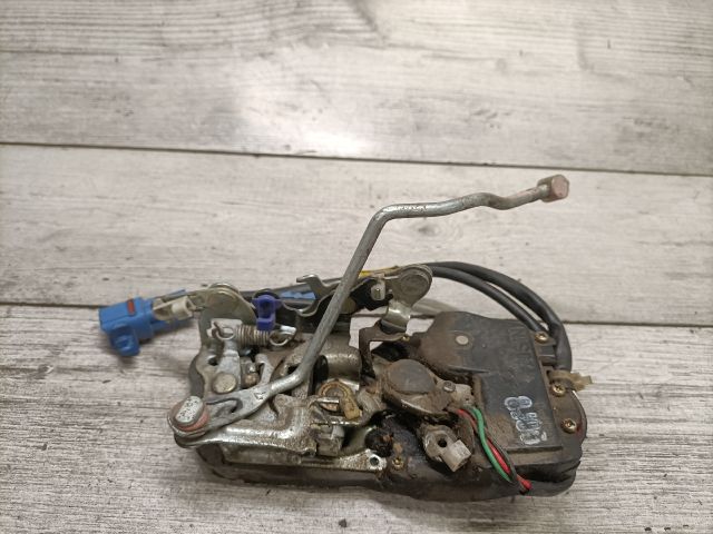 bontott SUZUKI SWIFT II Jobb első Ajtózár