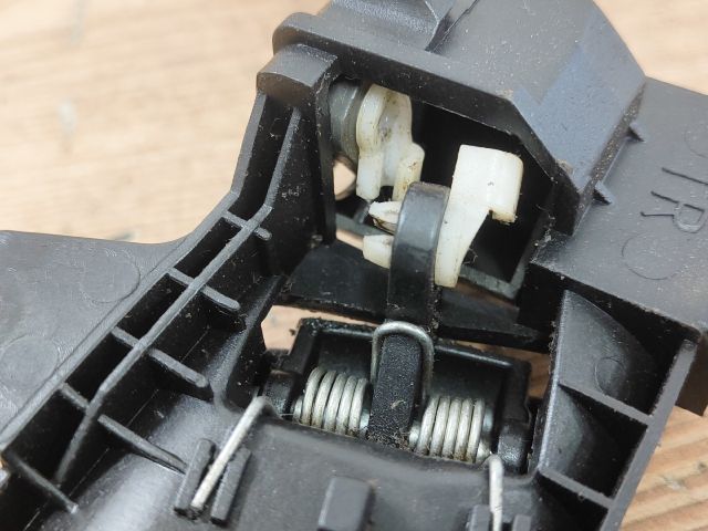 bontott SUZUKI SWIFT II Jobb első Belső Kilincs