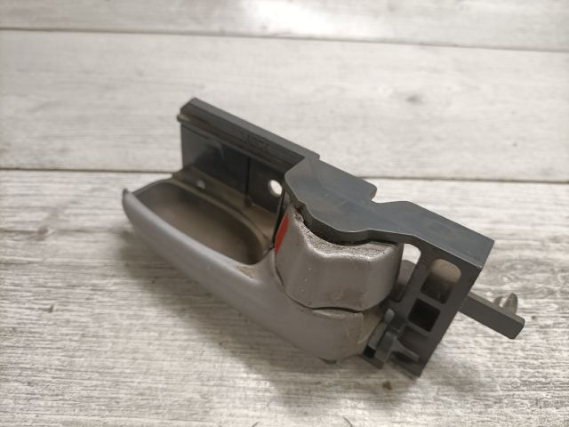 bontott SUZUKI SWIFT II Jobb első Belső Kilincs