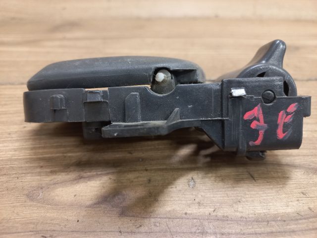 bontott SUZUKI SWIFT II Jobb első Belső Kilincs