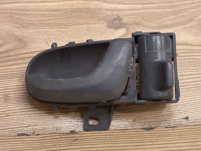 bontott SUZUKI SWIFT II Jobb első Belső Kilincs