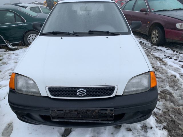 bontott SUZUKI SWIFT II Jobb első Dobbetét (Kerékjárati, Műanyag)