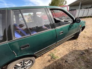 bontott SUZUKI SWIFT II Jobb első Dobbetét (Kerékjárati, Műanyag)