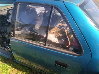 bontott SUZUKI SWIFT II Jobb első Gumikéder