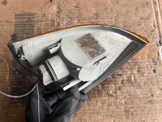 bontott SUZUKI SWIFT II Jobb első Irányjelző