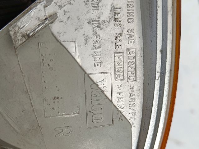 bontott SUZUKI SWIFT II Jobb első Irányjelző