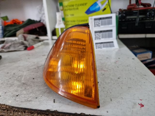 bontott SUZUKI SWIFT II Jobb első Irányjelző