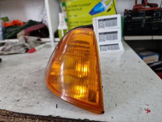 bontott SUZUKI SWIFT II Jobb első Irányjelző