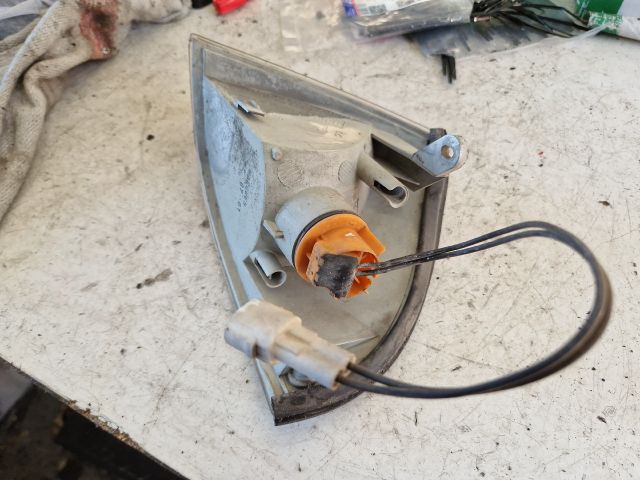 bontott SUZUKI SWIFT II Jobb első Irányjelző