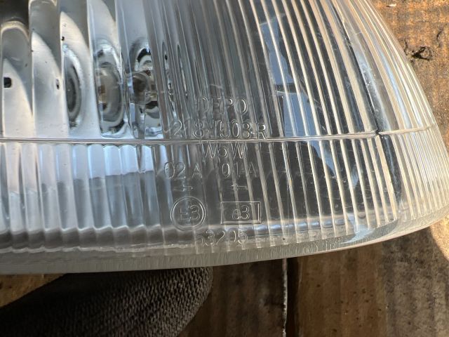 bontott SUZUKI SWIFT II Jobb első Irányjelző