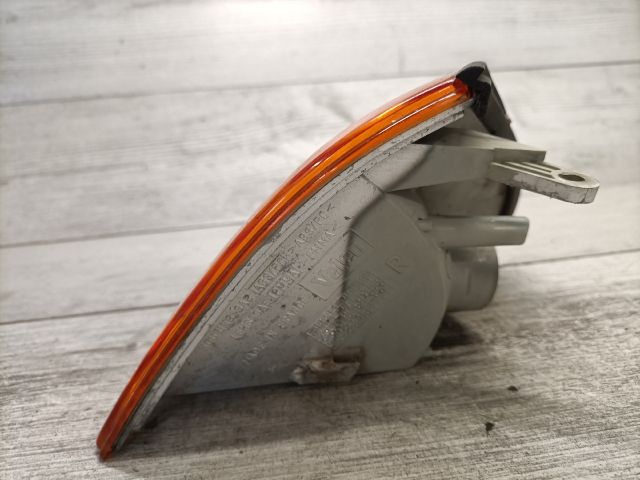 bontott SUZUKI SWIFT II Jobb első Irányjelző