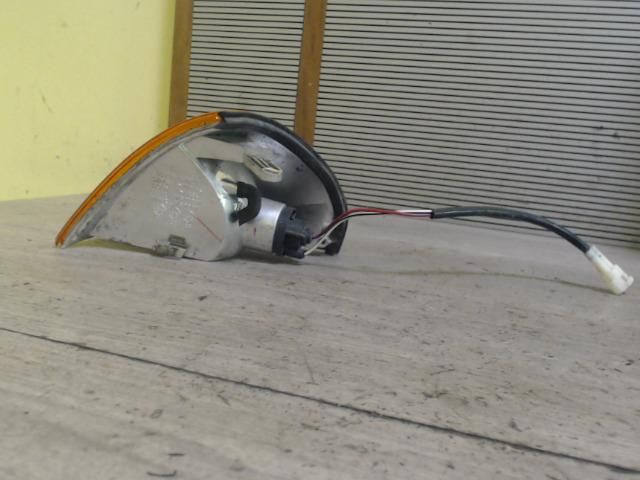 bontott SUZUKI SWIFT II Jobb első Irányjelző