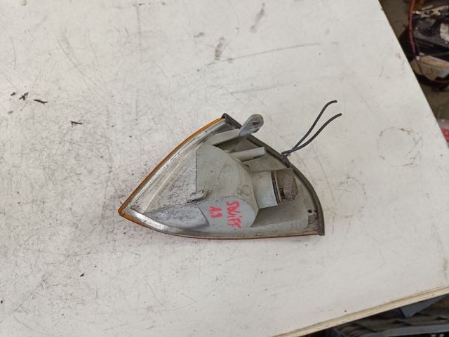 bontott SUZUKI SWIFT II Jobb első Irányjelző