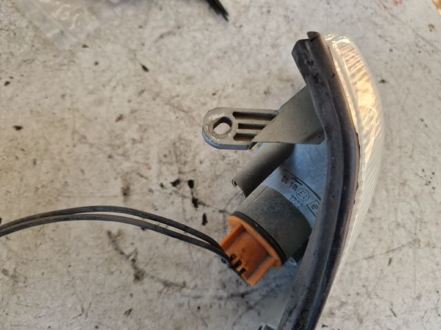 bontott SUZUKI SWIFT II Jobb első Irányjelző