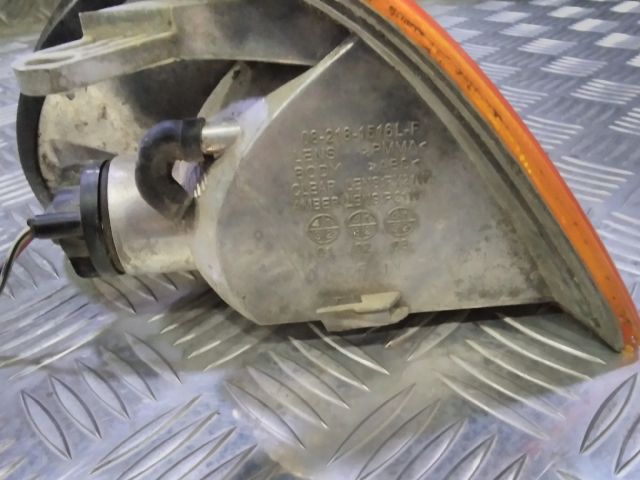 bontott SUZUKI SWIFT II Jobb első Irányjelző