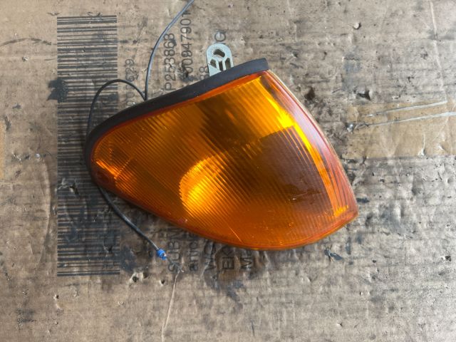 bontott SUZUKI SWIFT II Jobb első Irányjelző