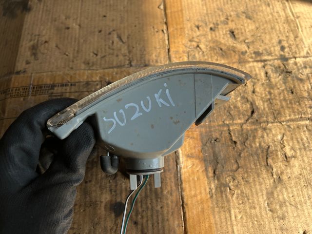 bontott SUZUKI SWIFT II Jobb első Irányjelző