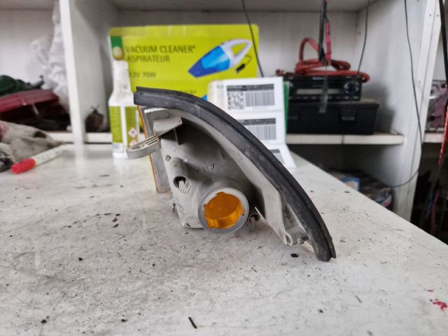 bontott SUZUKI SWIFT II Jobb első Irányjelző