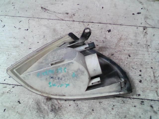 bontott SUZUKI SWIFT II Jobb első Irányjelző