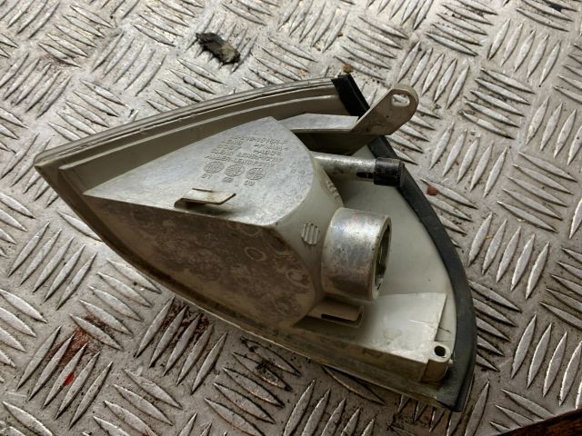 bontott SUZUKI SWIFT II Jobb első Irányjelző