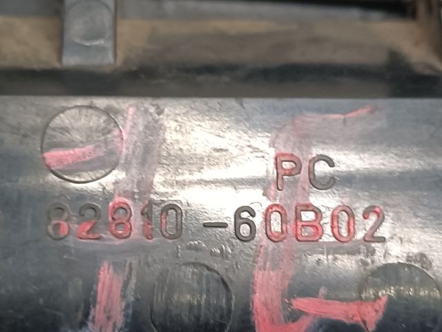 bontott SUZUKI SWIFT II Jobb első Külső Kilincs