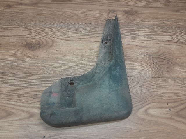 bontott SUZUKI SWIFT II Jobb első Sárvédő Gumi