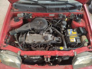 bontott SUZUKI SWIFT II Jobb első Sárvédő Gumi