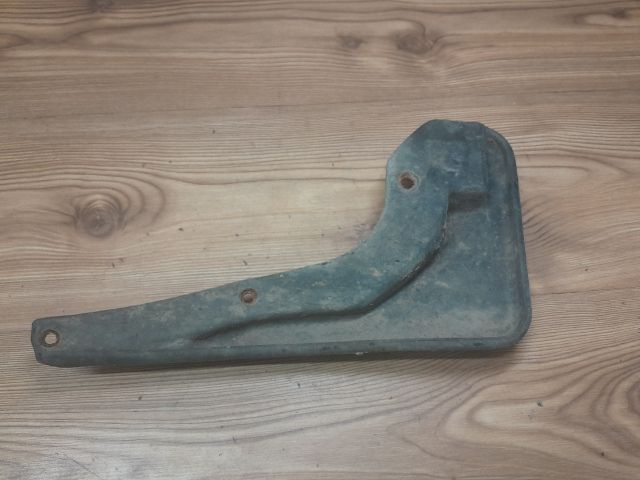 bontott SUZUKI SWIFT II Jobb első Sárvédő Gumi