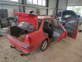 bontott SUZUKI SWIFT II Jobb első Sárvédő Gumi