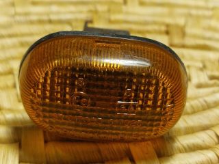 bontott SUZUKI SWIFT II Jobb első Sárvédő Irányjelző