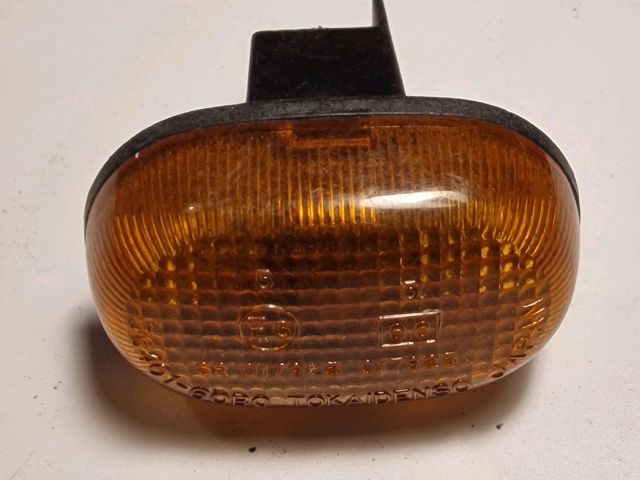 bontott SUZUKI SWIFT II Jobb első Sárvédő Irányjelző