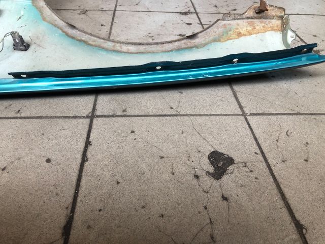 bontott SUZUKI SWIFT II Jobb első Sárvédő