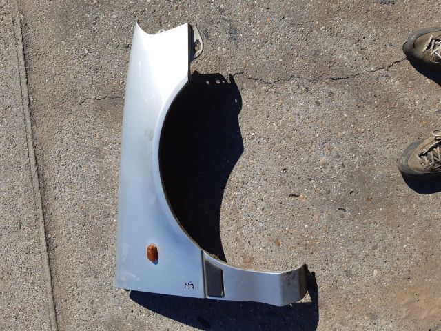 bontott SUZUKI SWIFT II Jobb első Sárvédő