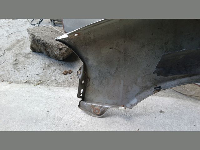 bontott SUZUKI SWIFT II Jobb első Sárvédő