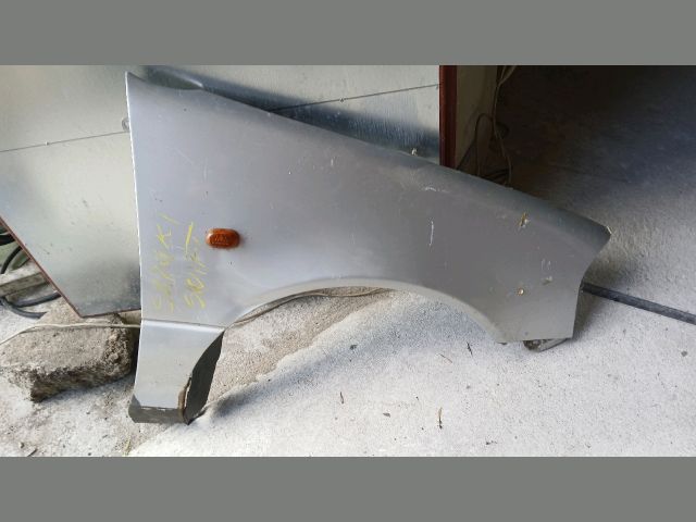 bontott SUZUKI SWIFT II Jobb első Sárvédő