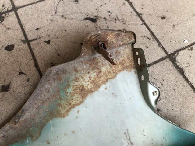 bontott SUZUKI SWIFT II Jobb első Sárvédő