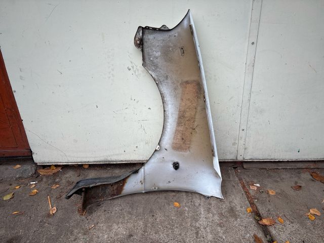 bontott SUZUKI SWIFT II Jobb első Sárvédő