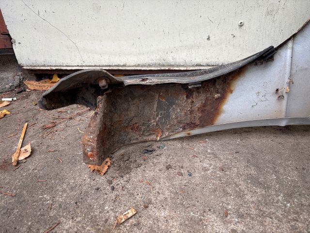 bontott SUZUKI SWIFT II Jobb első Sárvédő