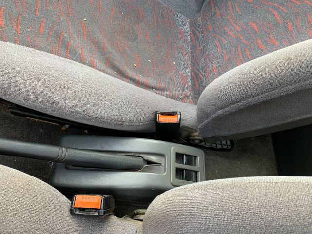 bontott SUZUKI SWIFT II Jobb első Zsanér