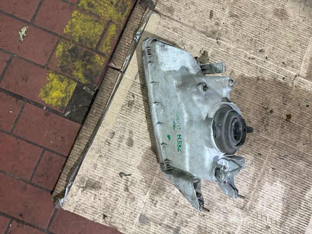 bontott SUZUKI SWIFT II Jobb Fényszóró